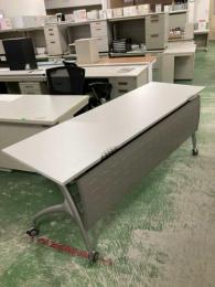 フォールディングテーブル(幕板付)