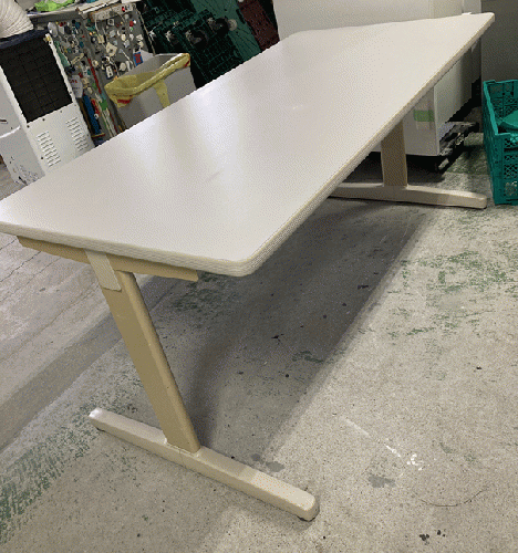 ミーティングテーブル