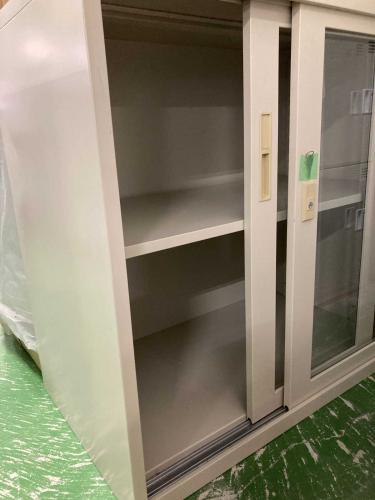 ガラス引き違い書庫