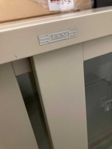 ガラス引き違い書庫