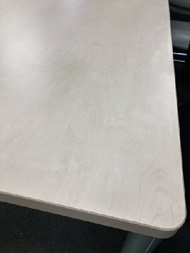 フォールディングテーブル